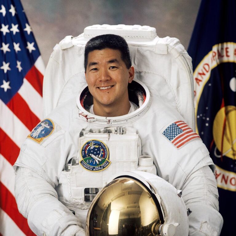 Dan Tani Headshot